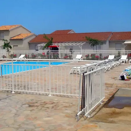 Mini T4 Dans Avec Piscine A 150 M De La בית נופש